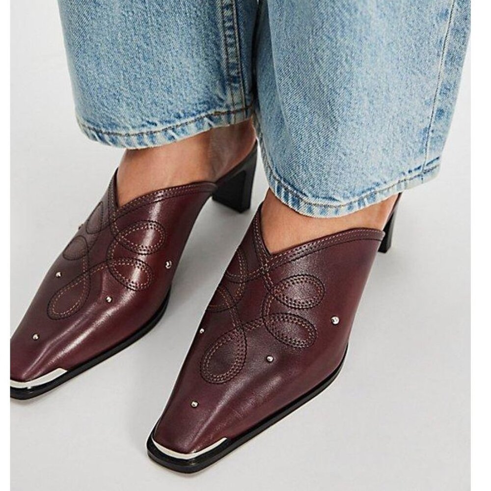 NEW FREE PEOPLE Leather Roxi Metal Tip Mules for women 0126 4m2
